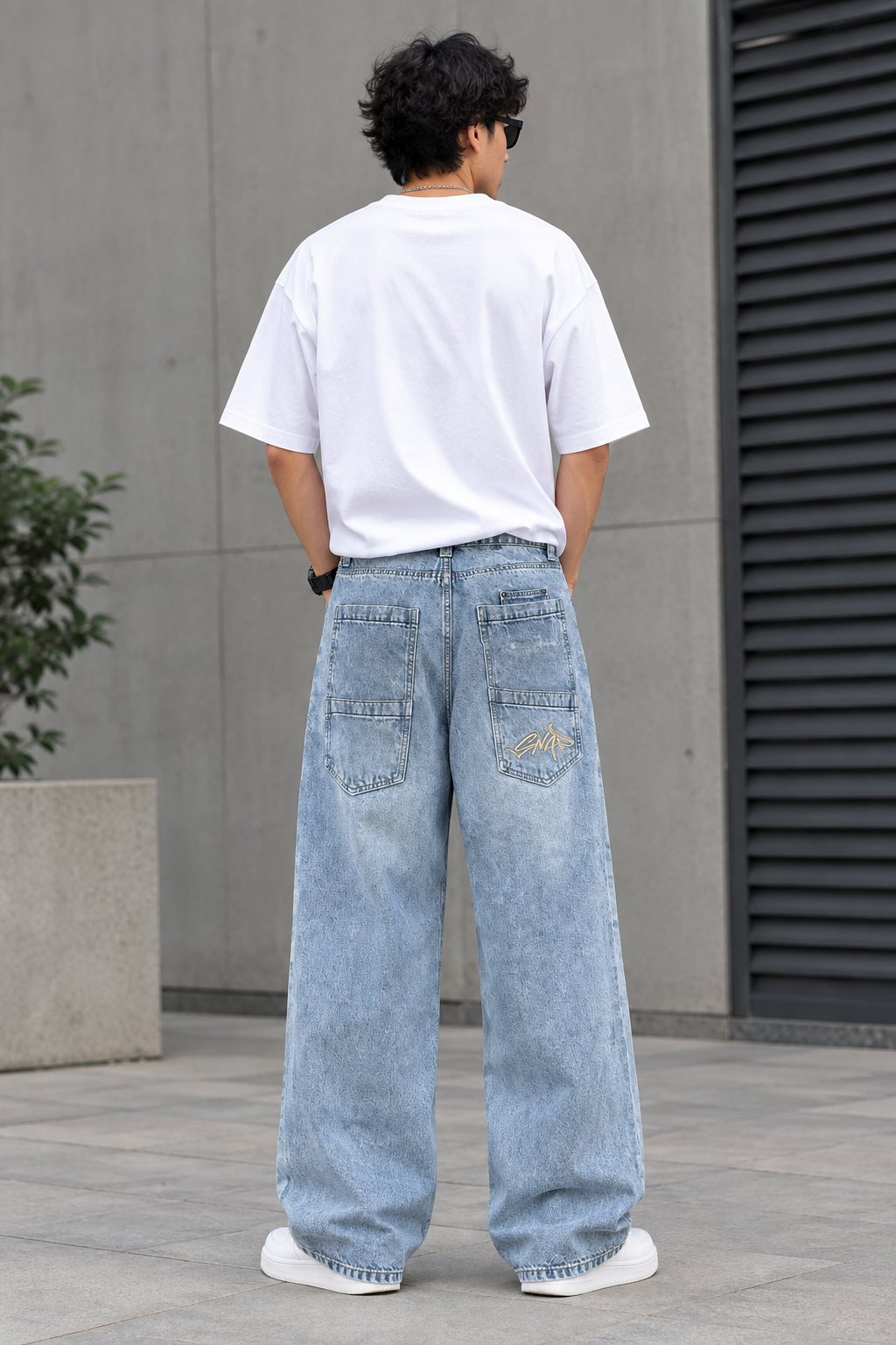 Light Wash Relaxed Fit Cargo Denim Jeans